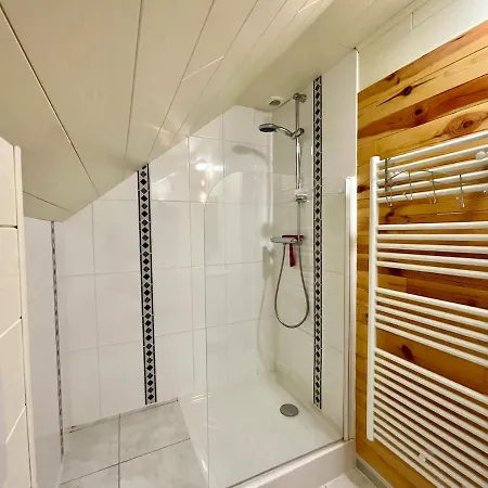 L'ecureuil, With Terrace & View Chalet